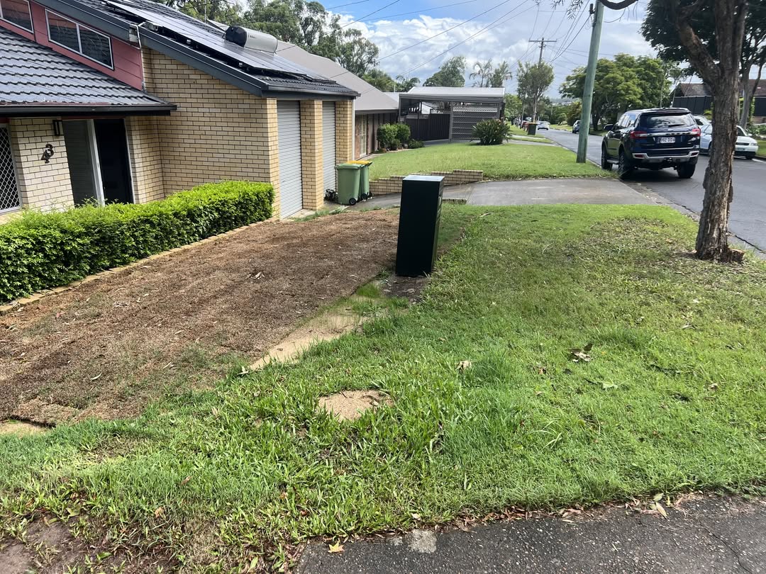 Before photo – old narrow concrete driveway